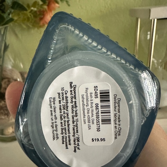 Bath & Body Works Light Blue Soap Dispenser - Picture 5 of 5